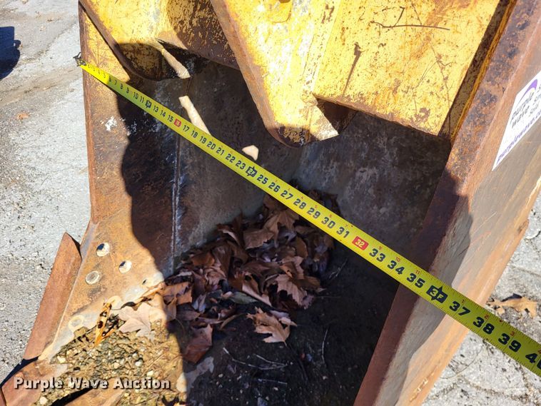 image for item DO3497 Gannon  35"W excavator bucket