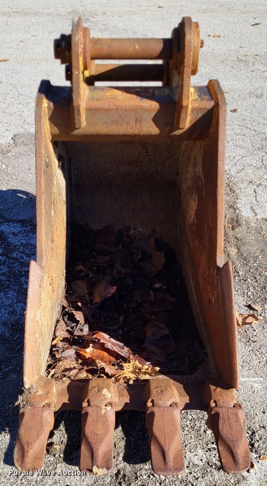 image for item DO3498 Esco 35C RTS  excavator bucket