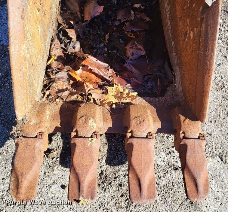 image for item DO3498 Esco 35C RTS  excavator bucket