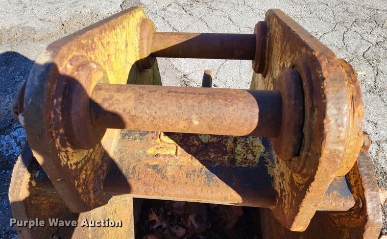 image for item DO3498 Esco 35C RTS  excavator bucket