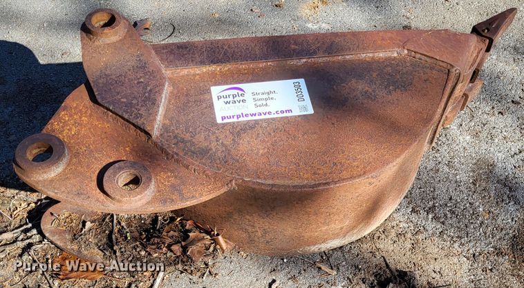 image for item DO3503 12"W backhoe bucket