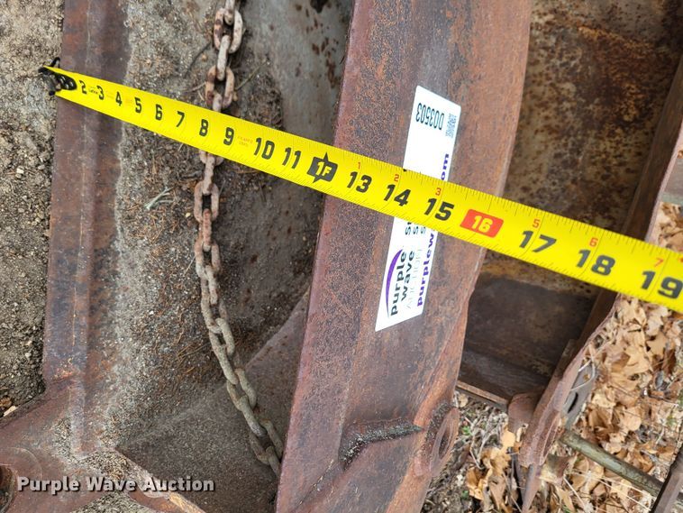 image for item DO3503 12"W backhoe bucket