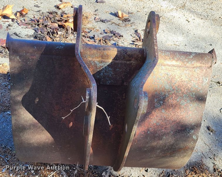 image for item DO3504 34"W backhoe bucket