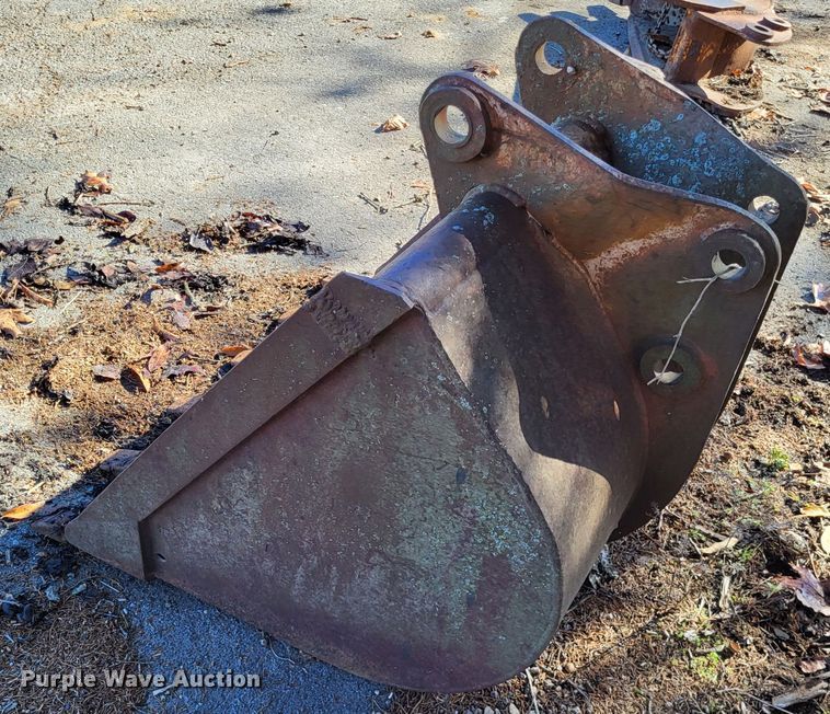 image for item DO3504 34"W backhoe bucket
