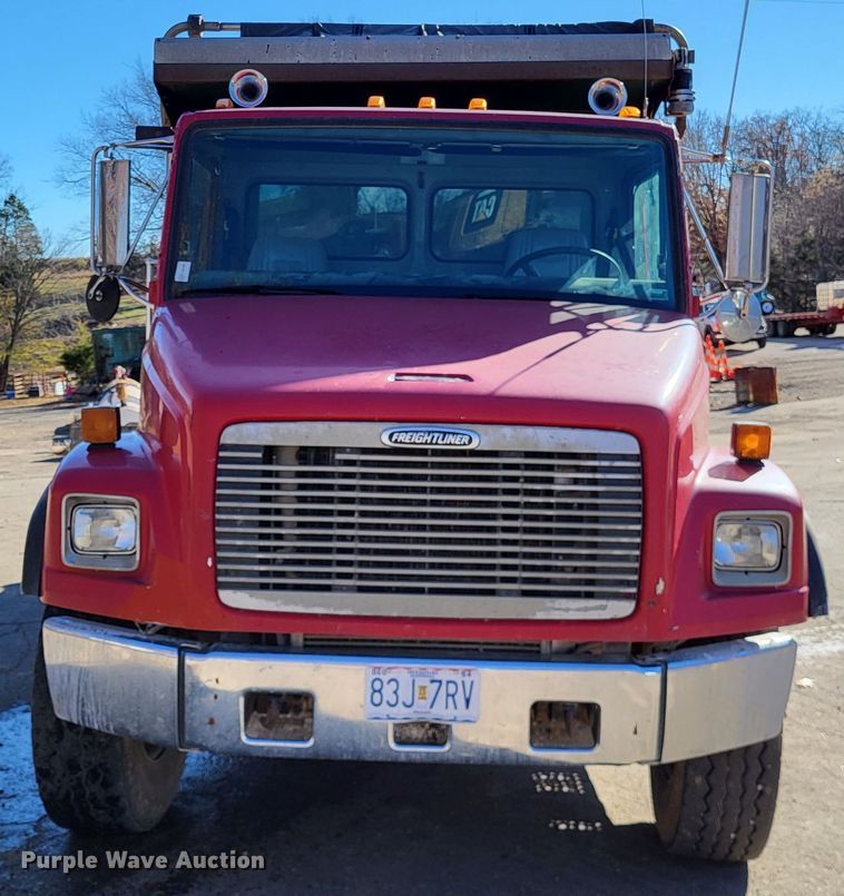 image for item DO3508 2000 Freightliner FL80  dump truck