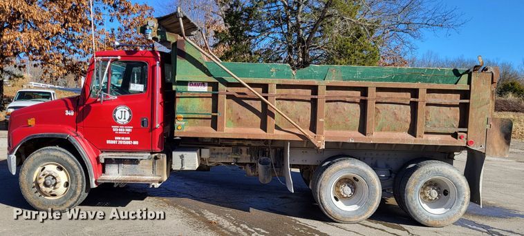 image for item DO3508 2000 Freightliner FL80  dump truck