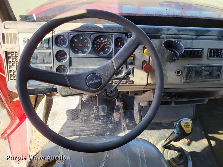 image for item DO3508 2000 Freightliner FL80  dump truck