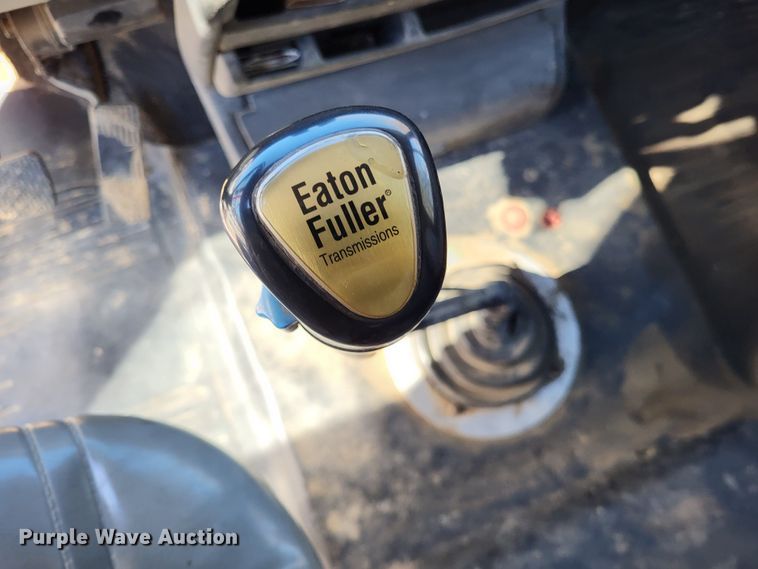 image for item DO3508 2000 Freightliner FL80  dump truck