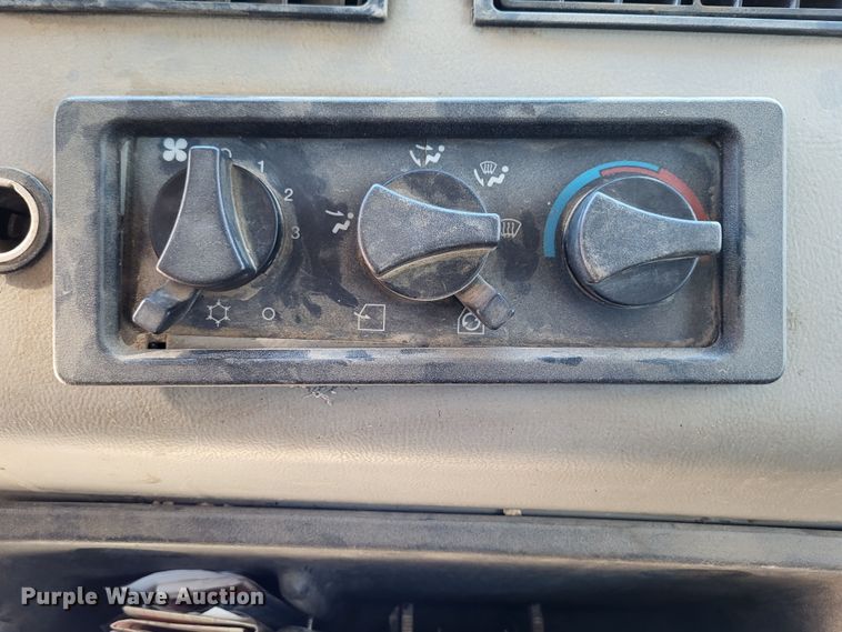 image for item DO3508 2000 Freightliner FL80  dump truck