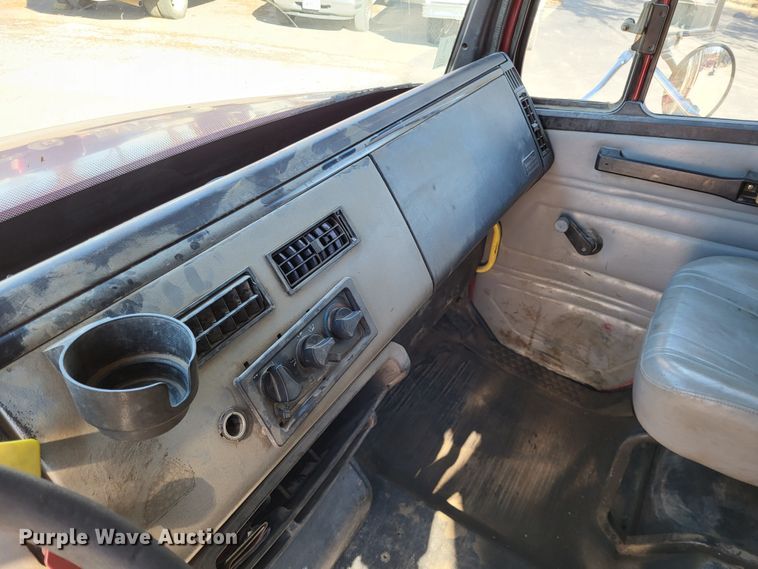 image for item DO3508 2000 Freightliner FL80  dump truck