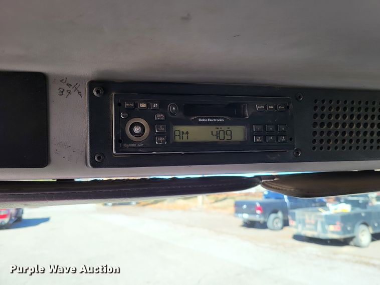 image for item DO3508 2000 Freightliner FL80  dump truck