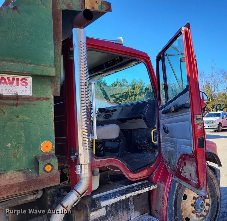 image for item DO3508 2000 Freightliner FL80  dump truck