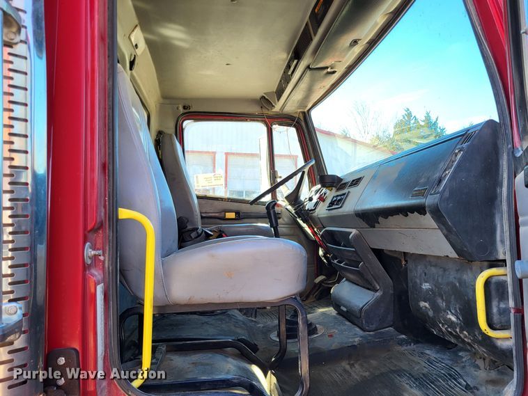 image for item DO3508 2000 Freightliner FL80  dump truck