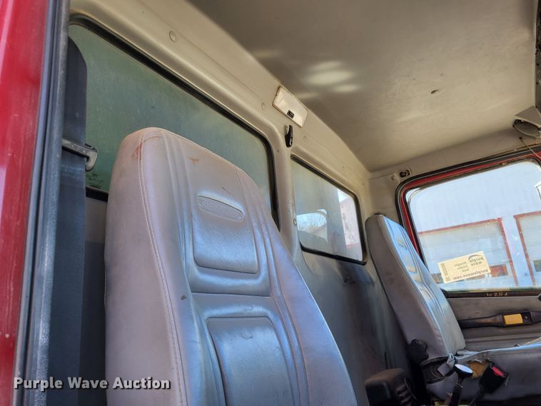 image for item DO3508 2000 Freightliner FL80  dump truck