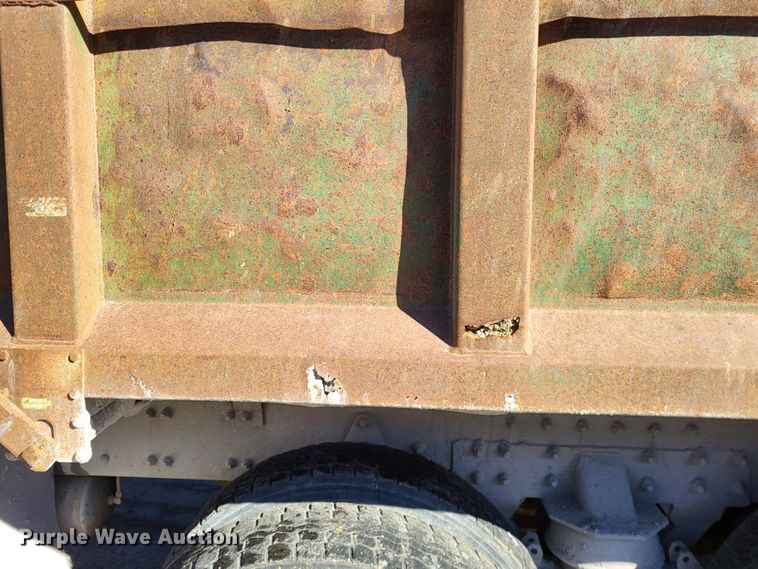 image for item DO3508 2000 Freightliner FL80  dump truck