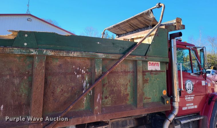 image for item DO3508 2000 Freightliner FL80  dump truck