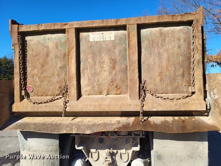 image for item DO3508 2000 Freightliner FL80  dump truck