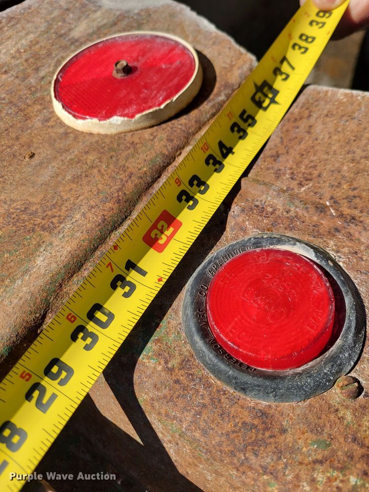 image for item DO3508 2000 Freightliner FL80  dump truck