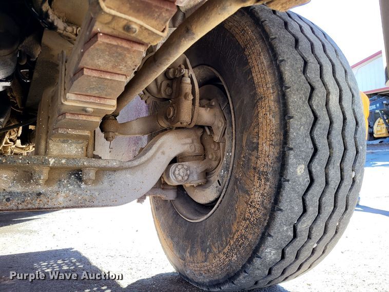 image for item DO3508 2000 Freightliner FL80  dump truck