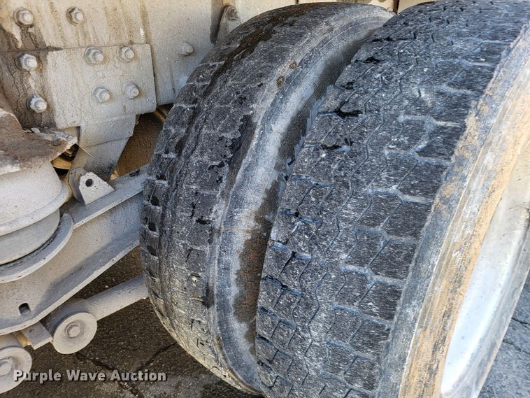 image for item DO3508 2000 Freightliner FL80  dump truck