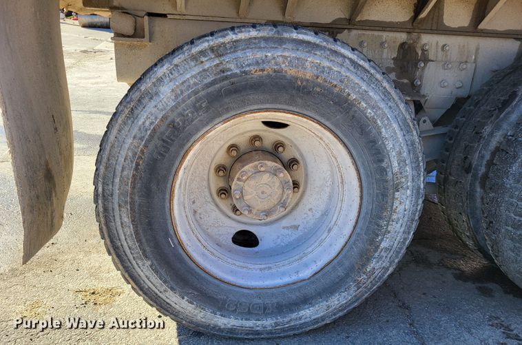 image for item DO3508 2000 Freightliner FL80  dump truck