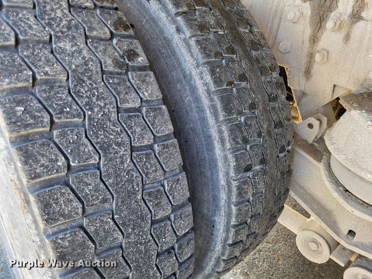 image for item DO3508 2000 Freightliner FL80  dump truck