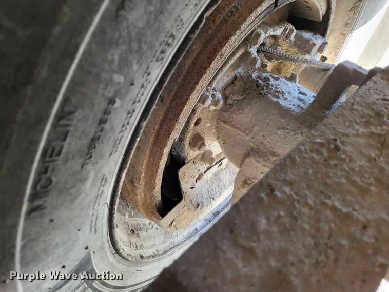 image for item DO3508 2000 Freightliner FL80  dump truck