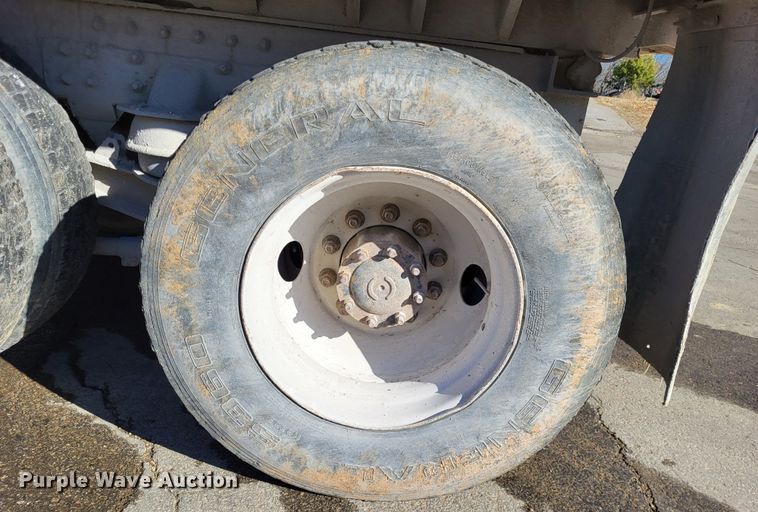 image for item DO3508 2000 Freightliner FL80  dump truck