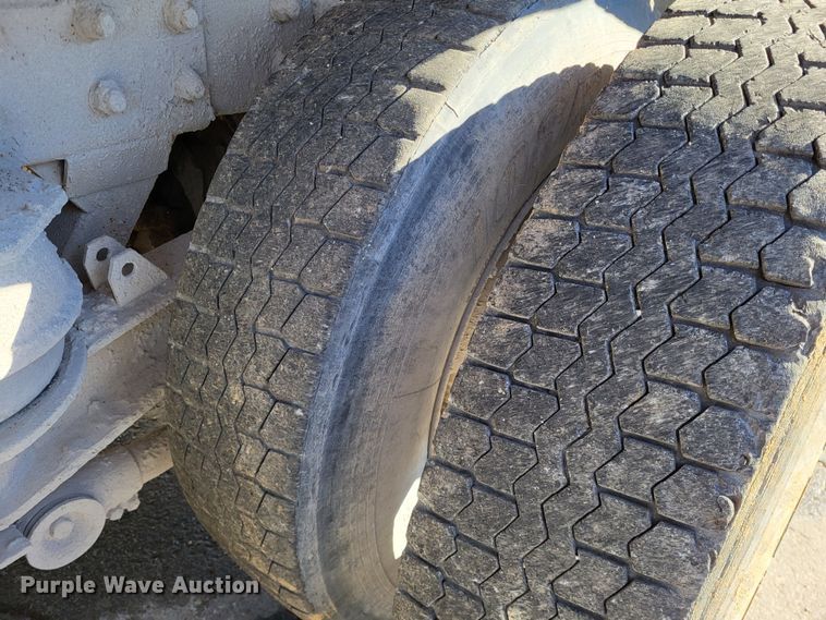 image for item DO3508 2000 Freightliner FL80  dump truck