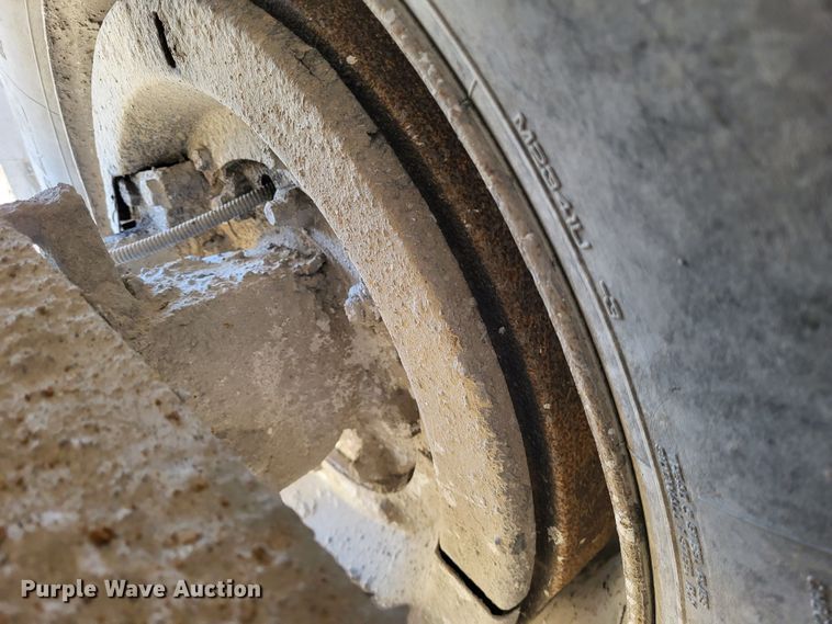 image for item DO3508 2000 Freightliner FL80  dump truck