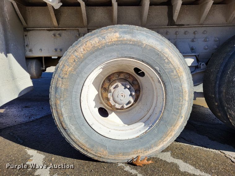 image for item DO3508 2000 Freightliner FL80  dump truck