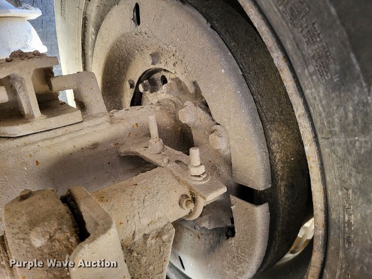 image for item DO3508 2000 Freightliner FL80  dump truck