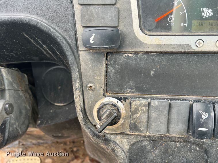 image for item DO8867 2012 JCB 510-56  telehandler