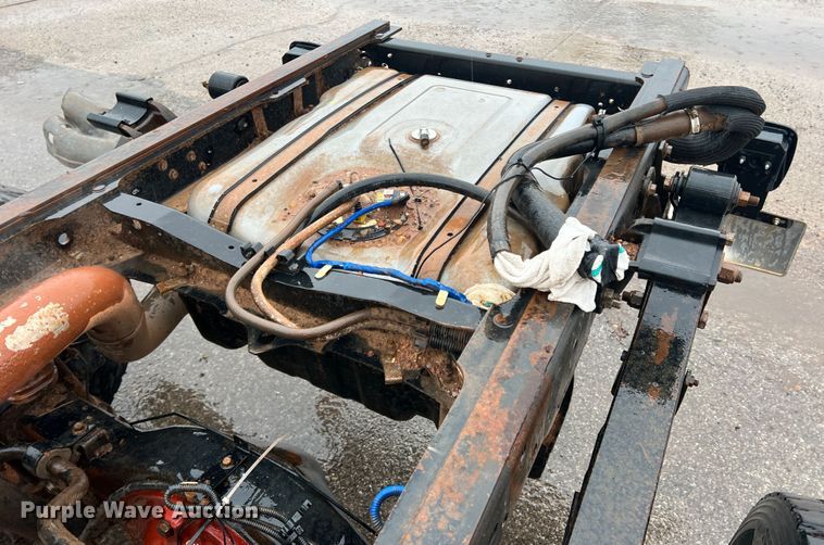 image for item DO8869 2014 Ford F550 Super Duty  truck cab and chassis