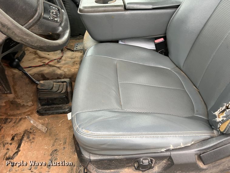 image for item DO8869 2014 Ford F550 Super Duty  truck cab and chassis