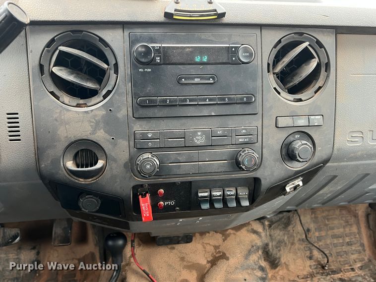 image for item DO8869 2014 Ford F550 Super Duty  truck cab and chassis