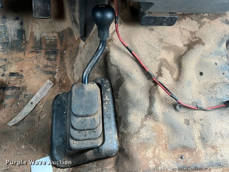 image for item DO8869 2014 Ford F550 Super Duty  truck cab and chassis