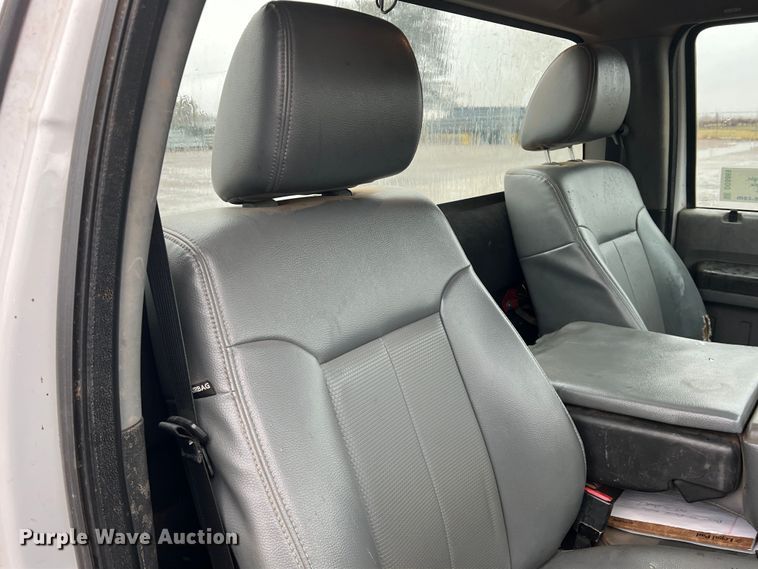 image for item DO8869 2014 Ford F550 Super Duty  truck cab and chassis