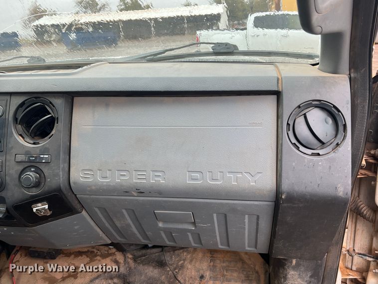 image for item DO8869 2014 Ford F550 Super Duty  truck cab and chassis