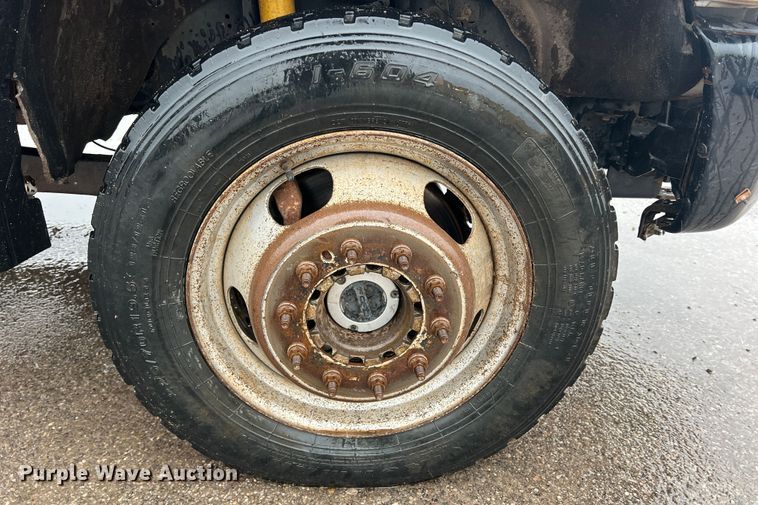 image for item DO8869 2014 Ford F550 Super Duty  truck cab and chassis