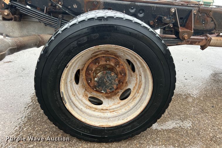 image for item DO8869 2014 Ford F550 Super Duty  truck cab and chassis