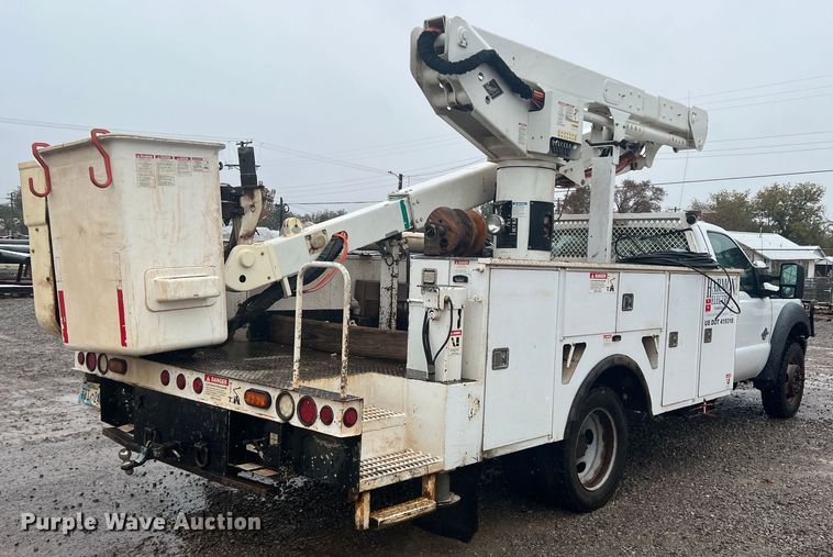 image for item DO8871 2014 Ford F550 Super Duty  bucket truck