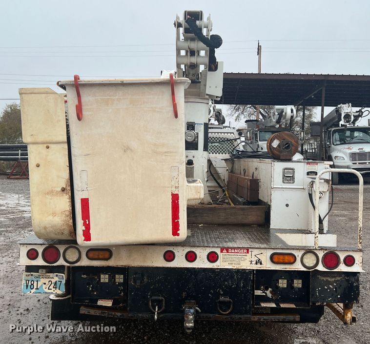 image for item DO8871 2014 Ford F550 Super Duty  bucket truck