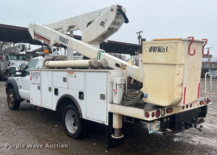 image for item DO8871 2014 Ford F550 Super Duty  bucket truck