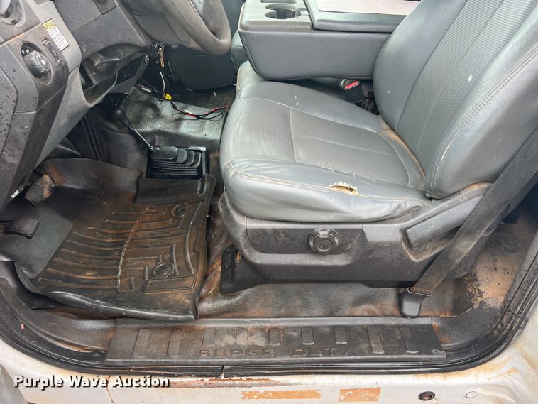 image for item DO8871 2014 Ford F550 Super Duty  bucket truck