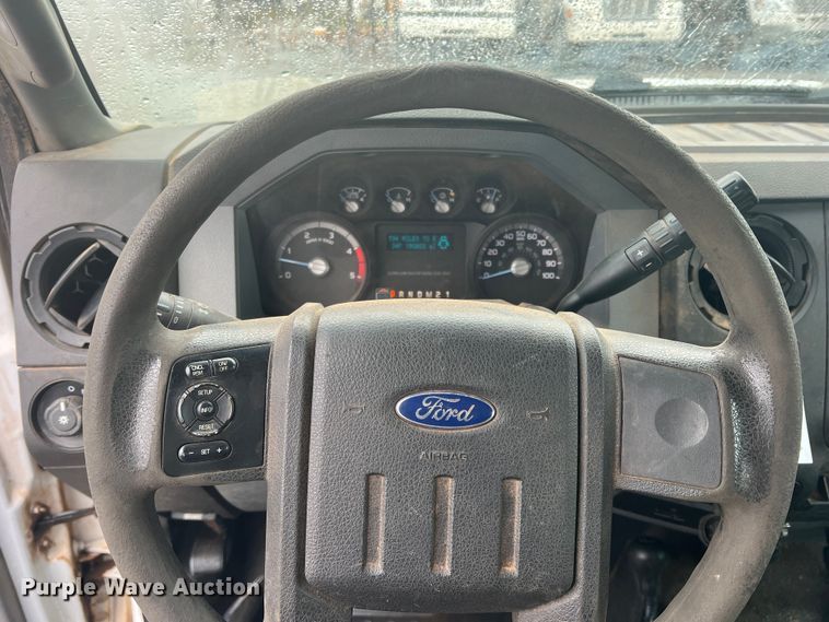 image for item DO8871 2014 Ford F550 Super Duty  bucket truck