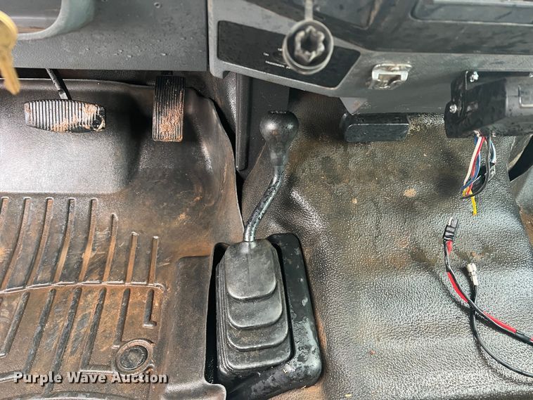 image for item DO8871 2014 Ford F550 Super Duty  bucket truck