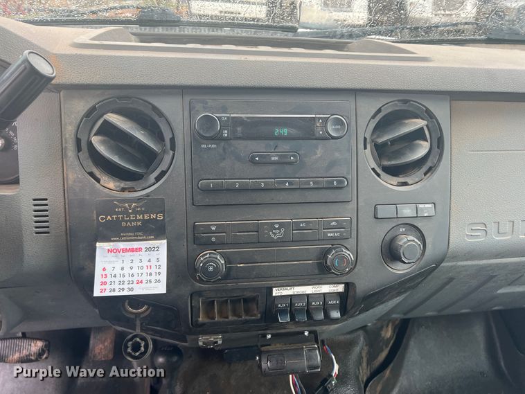 image for item DO8871 2014 Ford F550 Super Duty  bucket truck