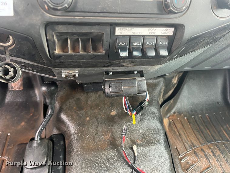 image for item DO8871 2014 Ford F550 Super Duty  bucket truck