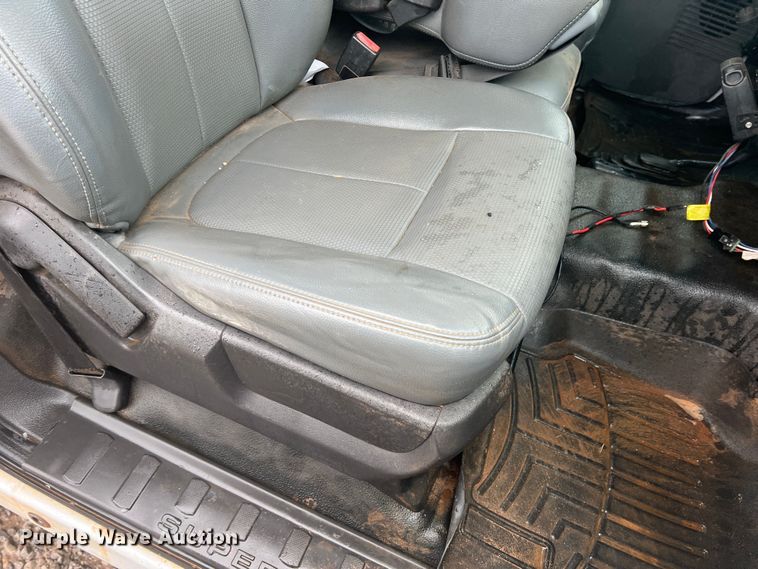 image for item DO8871 2014 Ford F550 Super Duty  bucket truck